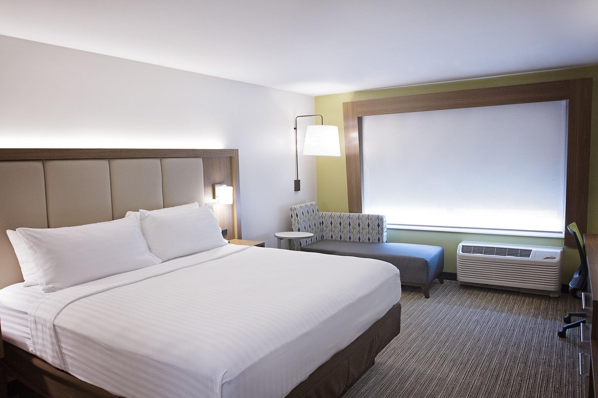 Holiday Inn Express & Suites Greenwood Mall By Ihg Exterior foto
